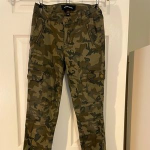 Ashley Mason, cargo pants, low-rise, skinny leg cut jeans, camouflage print